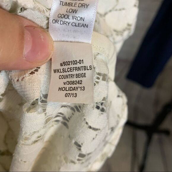 Banana Republic Ivory Blouse lace size extra large - Picture 11 of 11